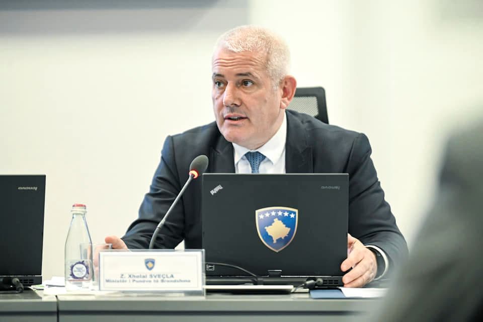 Sveçla s’e di se dështimi i klimatizimit në Pallat është kompetencë e MPB-së, seanca ndaj tij dështoi në mungesë të prokurorit