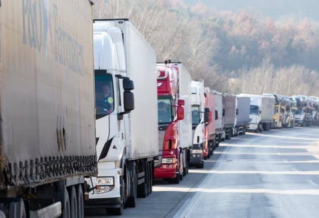Temperaturat e larta sjellin kufizime në qarkullim, Durmishi: Ndalohet lëvizja e automjeteve mbi 15 ton gjatë ditës