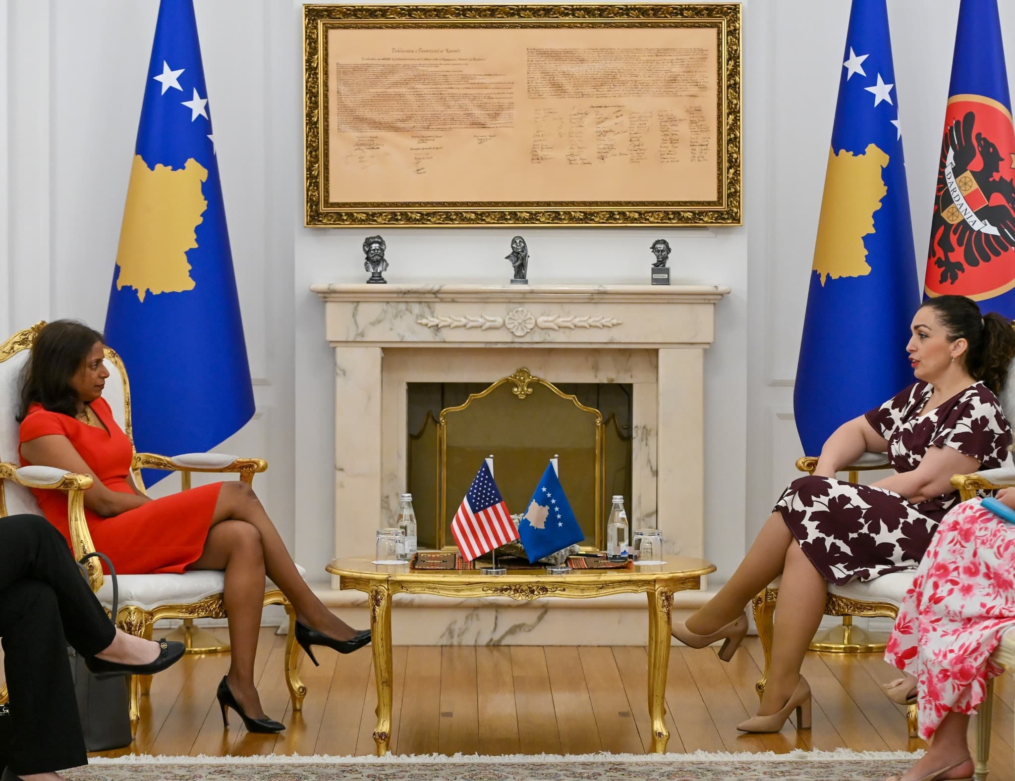Pak para konferncës, Osmani takohet edhe me të Ngarkuarën me Punë të Ambasadës së SHBA-ve në Kosovë