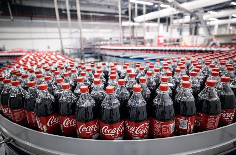 Pas presionit të Trump, Coca-Cola do të lançojë pije me sheqer kallami në SHBA