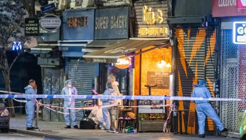 Vajza nëntëvjeçare qëllohet me plumb në kokë gjatë një shkëmbimi me armë zjarri mes bandave turke në Londër