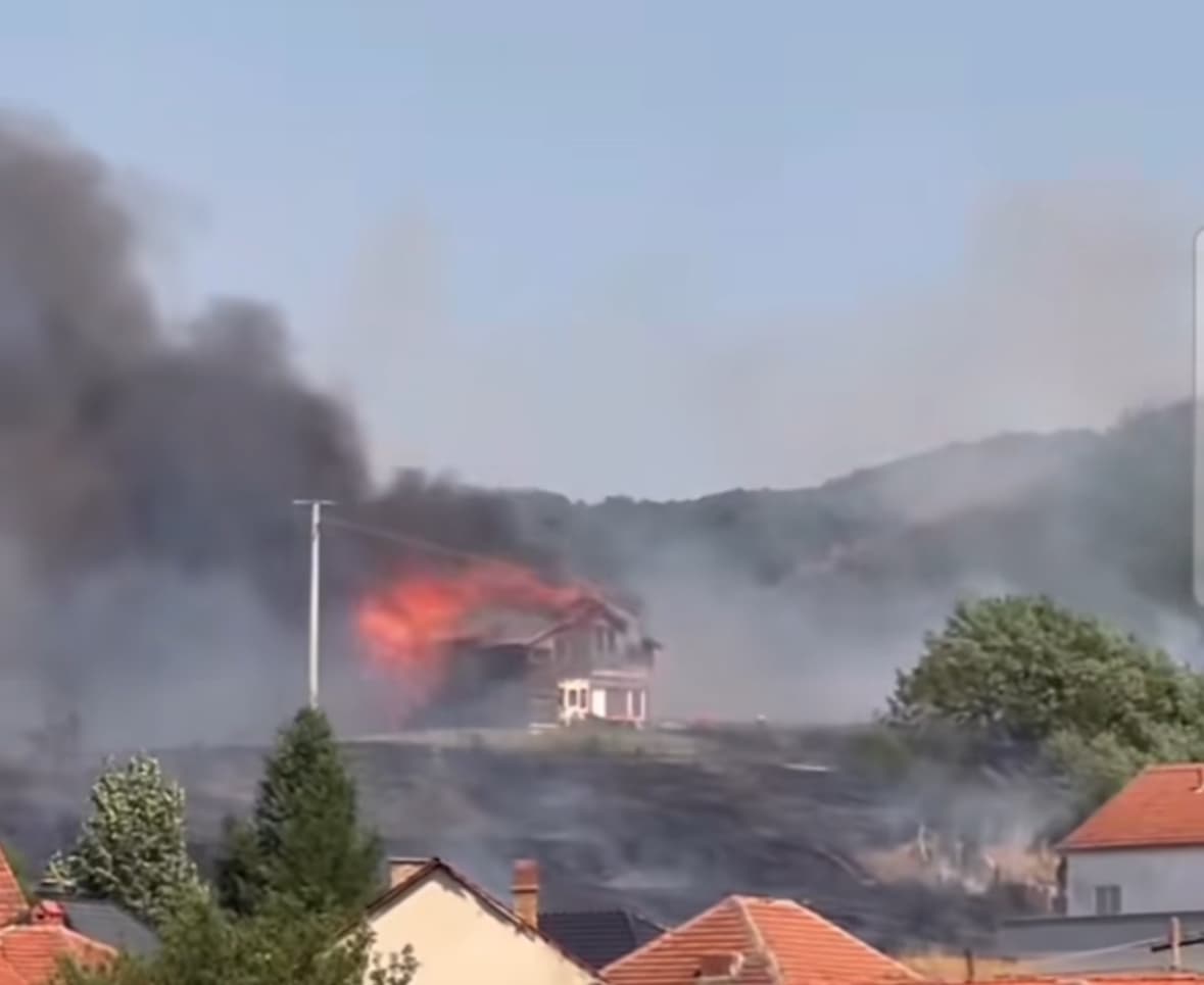 Digjet një shtëpi në Hodonoc të Kamenicës, policia jep detaje