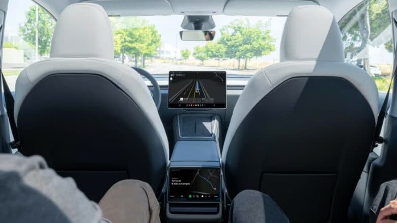 Musk bën një tjetër “pretendim të çmendur” në lidhje me shërbimin Robotaxi