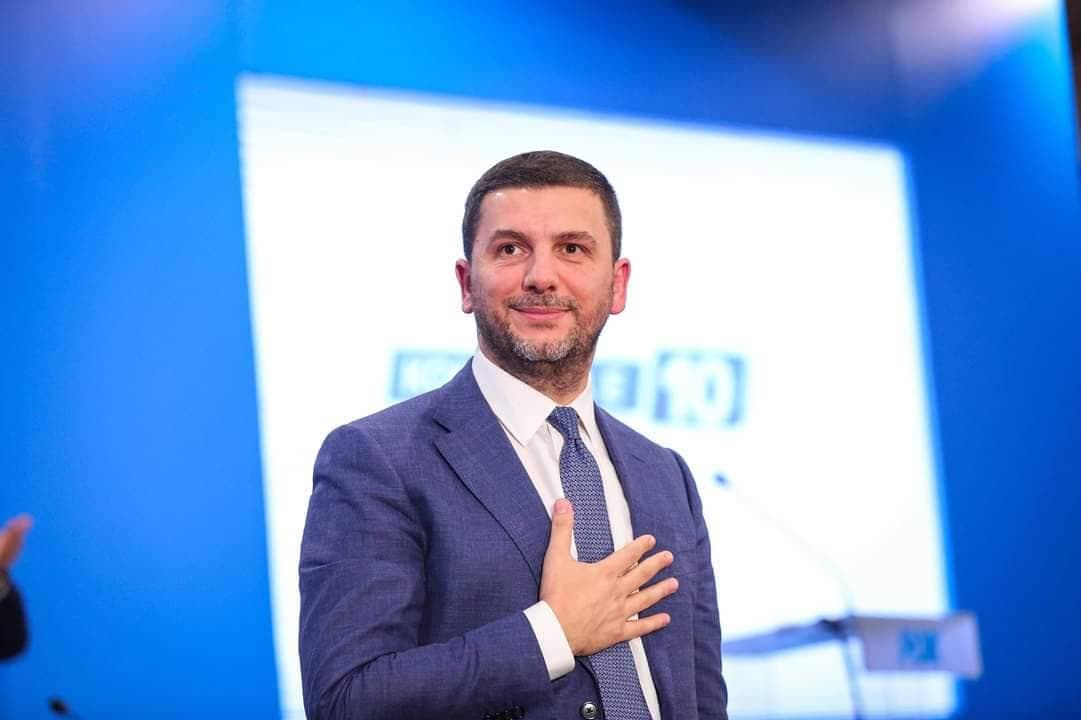 Krasniqi për intervistën e Thaçit: Të gjithë kemi çfarë të mësojmë nga ai, por sonte më shumë