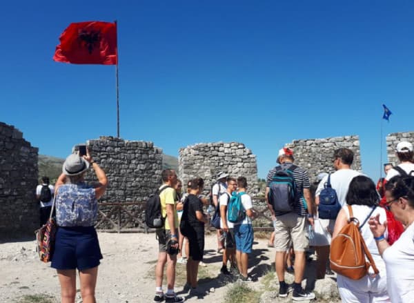 ​Rreth 4.7 milionë të huaj vizituan Shqipërinë në 6 muaj