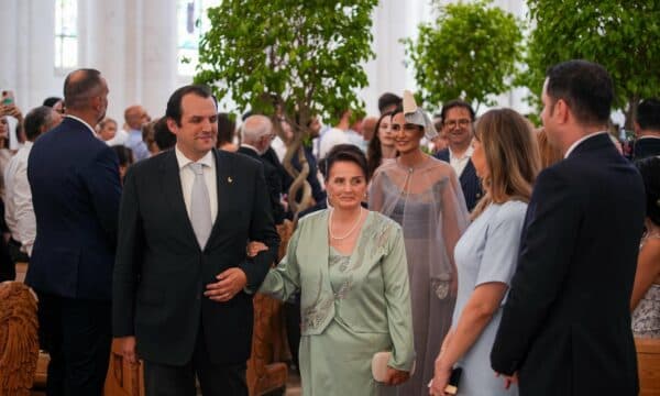 Abdixhiku uron familjen Rugova për martesën e Teutës