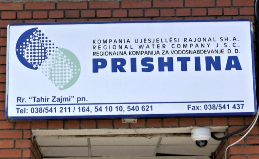 “KRU Prishtina” apelon për kursim të ujit: Konsumi dhe keqpërdorimet alarmante janë në pikën e kuqe