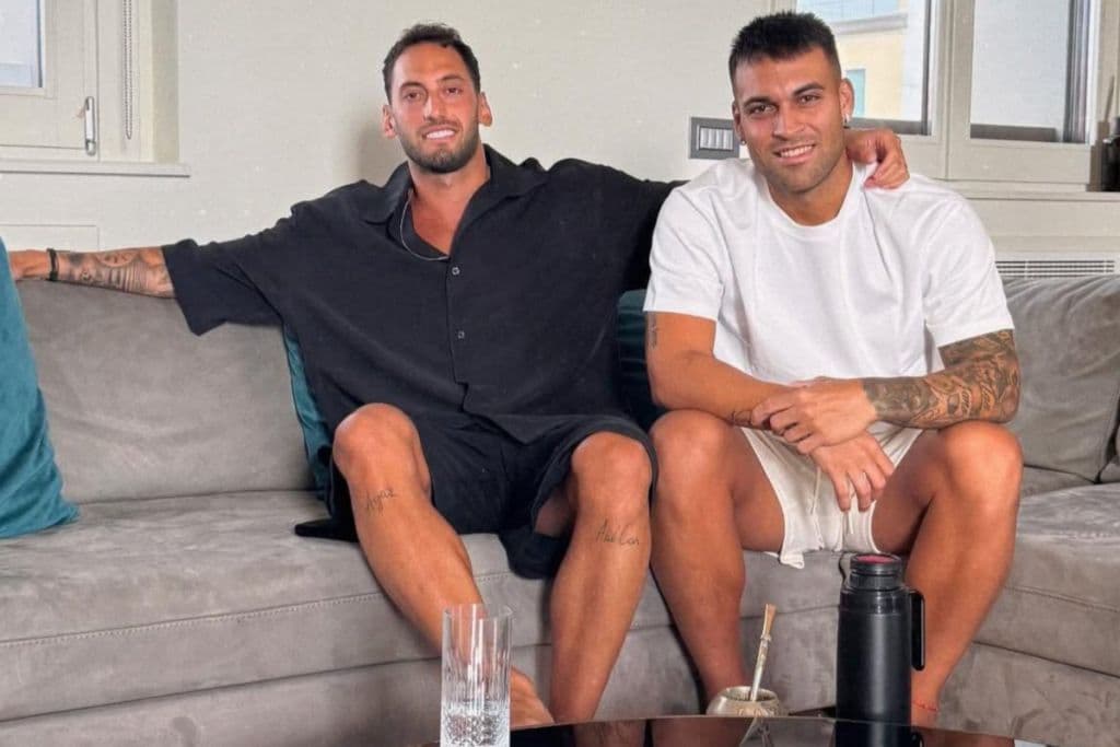 Lautaro e Çalhanoglu bëjnë paqe më njëri-tjetrin, postojnë një foto së bashku
