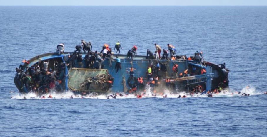 Viktima dhe të zhdukur në brigjet e Libisë, pas përmbysjes së varkës me emigrantë