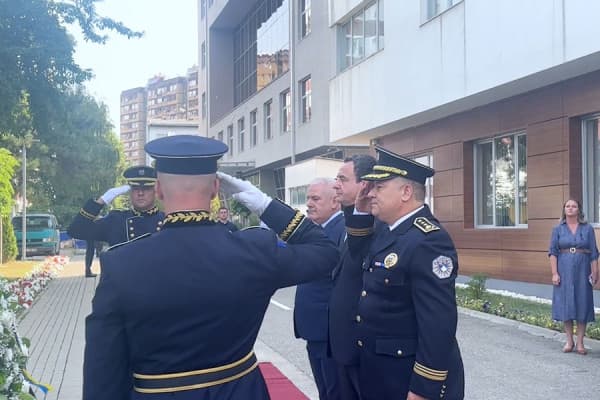 Kurti: Enver Zymberi e Afrim Bunjaku dhanë jetën duke mbrojtur sovranitetin shtetëror të Kosovës