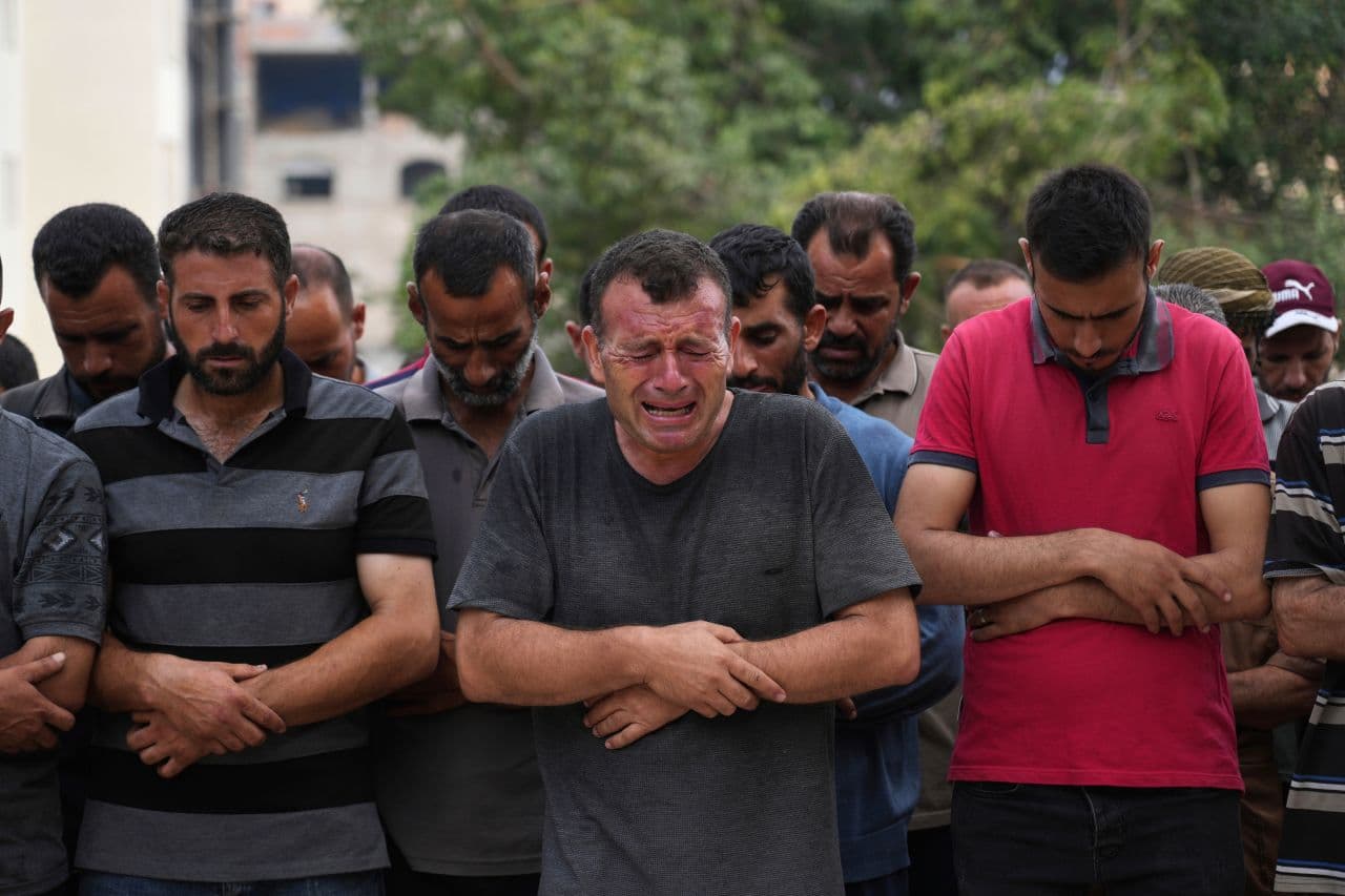 Vriten gjashtë persona dhe mbi 160 plagosen derisa po prisnin ndihma në Gaza
