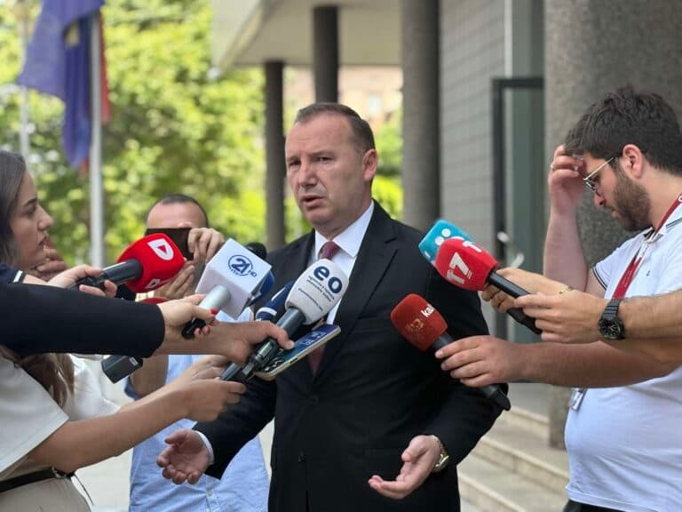 Zemaj: Kryeneçësia e LVV-së për pushtet absolut, po i kushton Kosovës