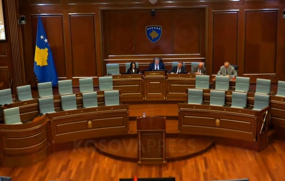 Mbyllet seanca, s’ka konstituim – Risia e vetme: Deputetët do të takohen sërish sonte në ora 22:00