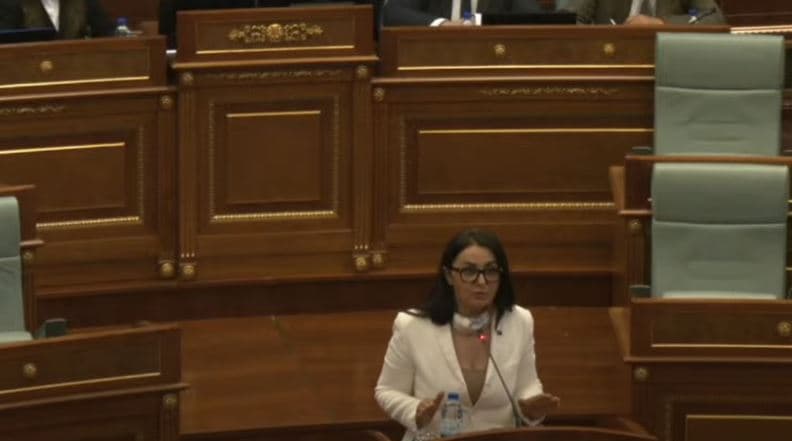 Jehona Lushaku – Sadriu bën thirrje që të mos shkelet Kushtetuta