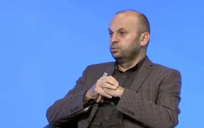 Imer Mushkolaj: Seanca e orës 22:00 është teatër politik – Poshtërsia ka emër