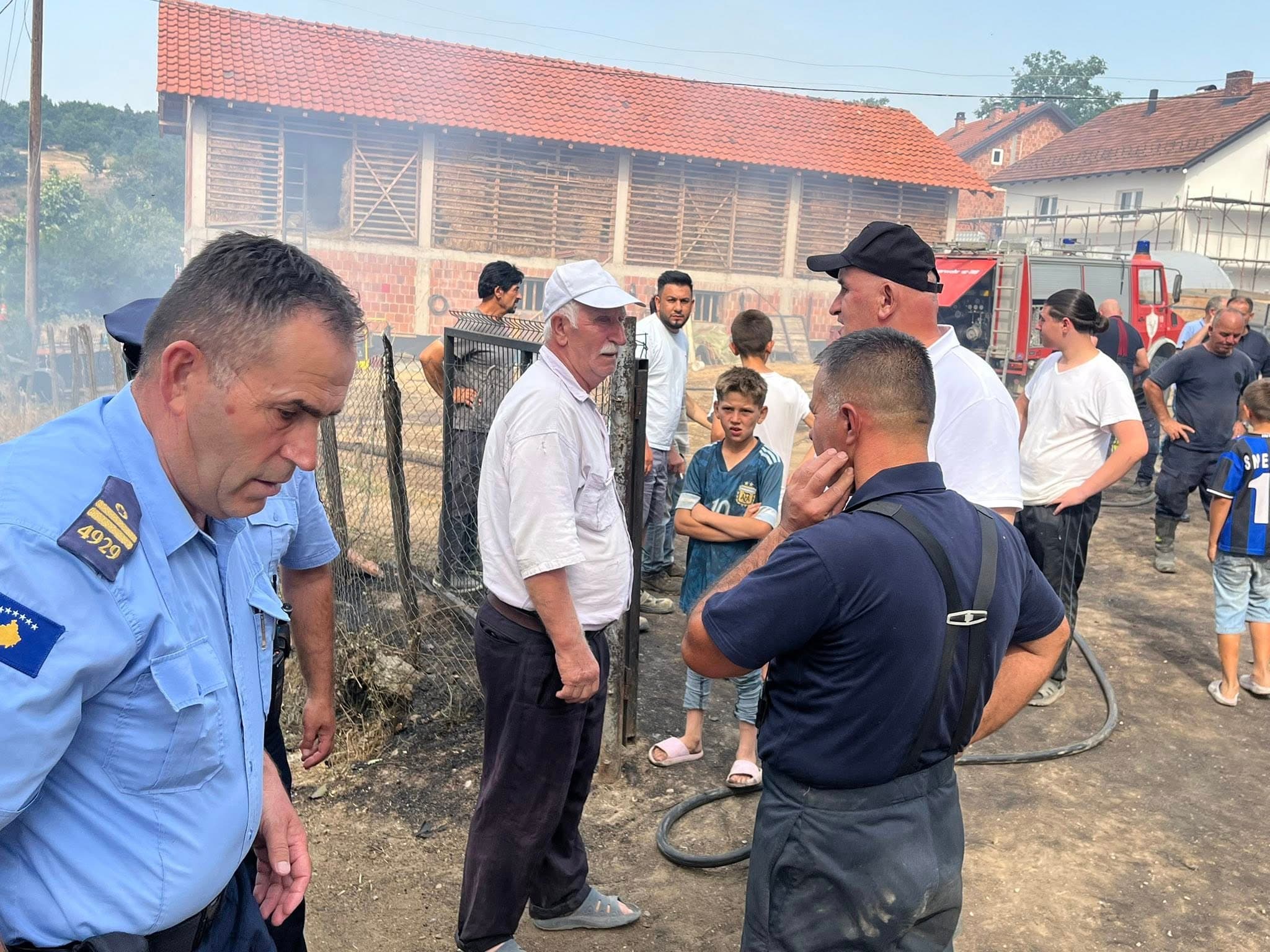 Viti: Fermerit i digjet stalla me 42 dele brenda