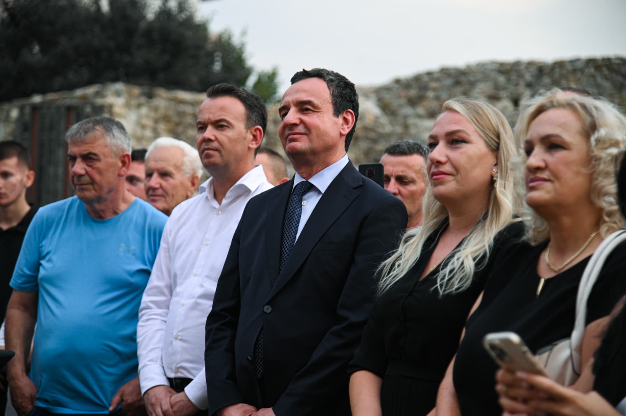 Kurti merret me zgjedhjet lokale në Vushtrri- A ia përshtati orën e seancës Dehari liderit të partisë?
