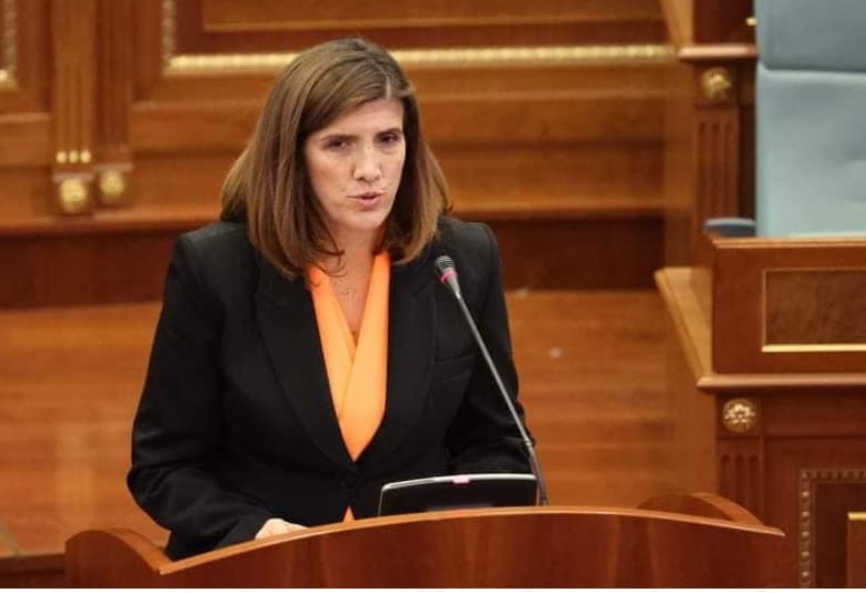 Musliu – Haxhiut: Përçarëse, grua e indoktrinuar, sulmove Kuvendin dhe kolegët me gaz lotsjellës