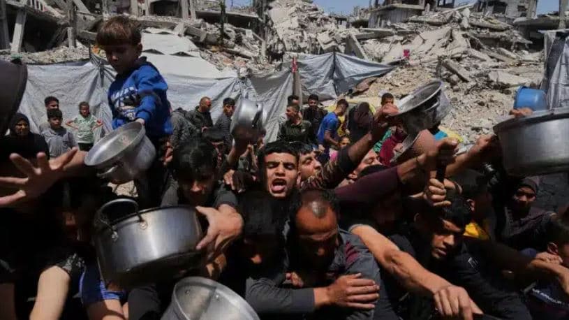 Papa: Nuk mund të qëndrojmë duarkryq ndërsa Gaza masakrohet
