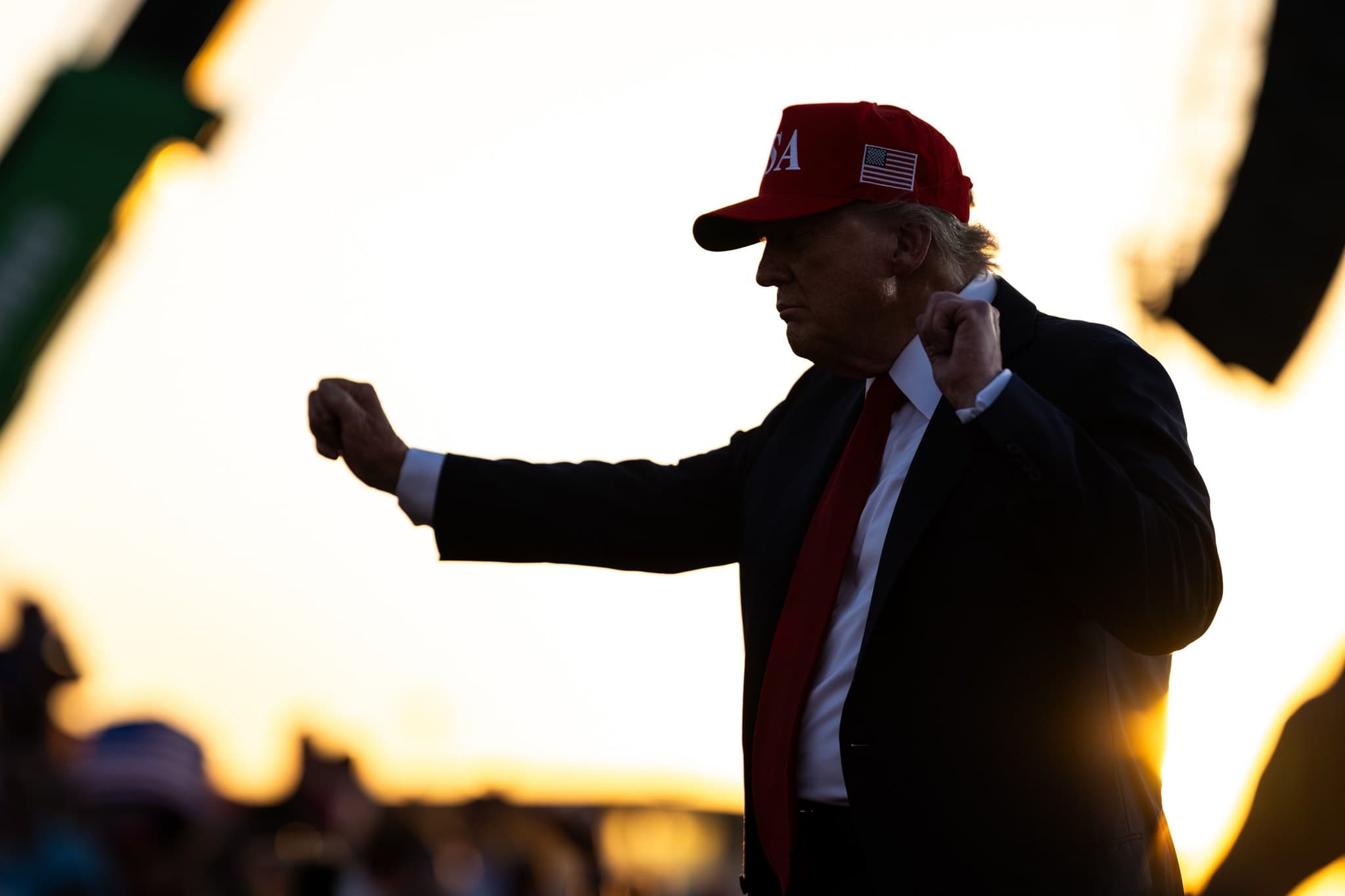 Shtëpia e Bardhë publikon një fotografi të Trump: “Kurrë nuk lodhet së fituari”