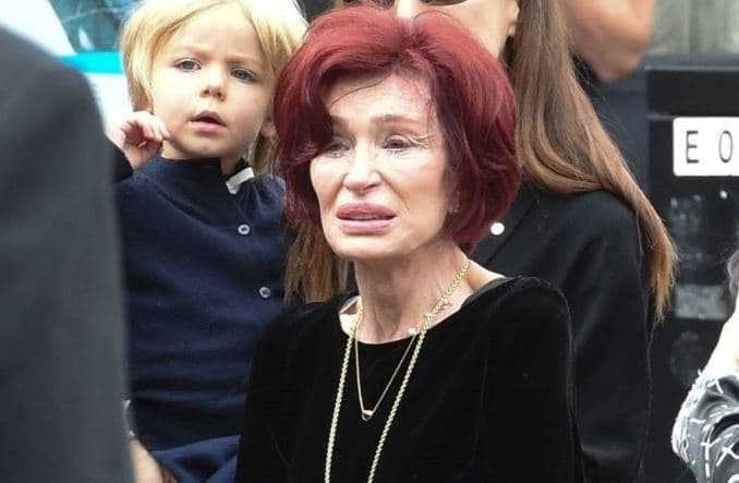Detaji që Sharon Osbourne vendosi në funeralin e Ozzy-t preku fansat