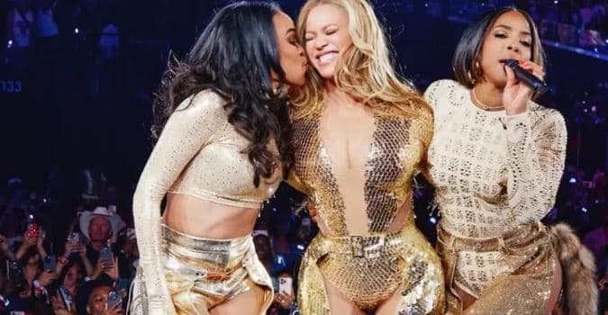 Beyonce rikthen në skenë yjet e famshme