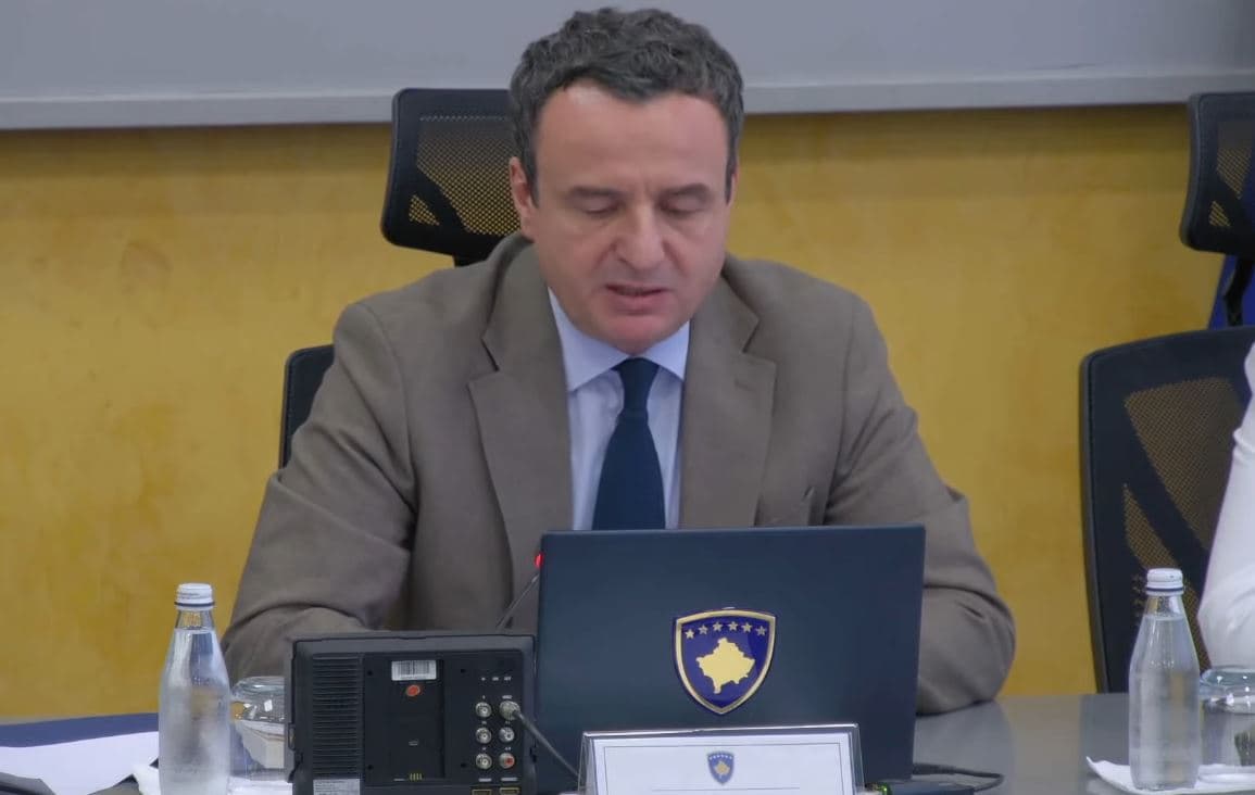 Në prag të zgjedhjeve lokale, Kurti ndan rreth 300 mijë euro për dy komunat që udhëheq partia e tij