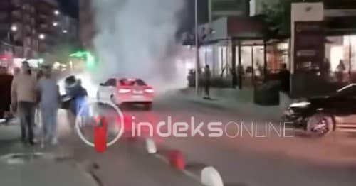 Tym në “Muharrem Fejza”, dyshohet se po digjet një veturë