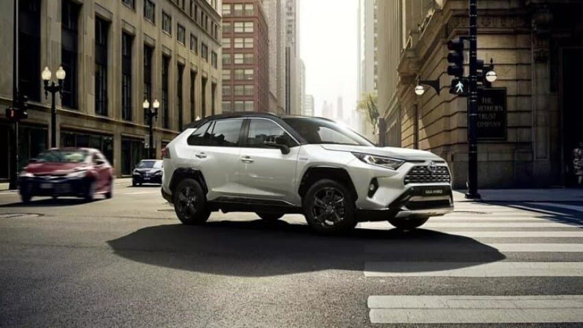Toyota prezanton automjetin e parë elektrik