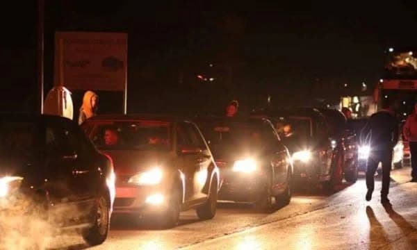 Deri në 1 orë e gjysmë pritjet për të hyrë në Kosovë nga Dheu i Bardhë