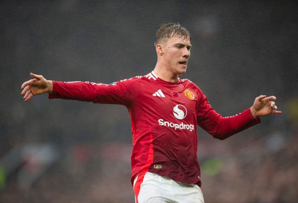 Man Utd ia cakton çmimin Hojlundit