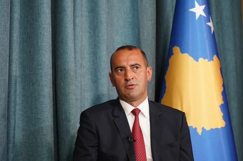 “Asnjë fjalë nga Kurti, kumbara i koalicionit qeverisës në RMV”, Haradinaj reagon pas racizmit të tifozëve në Maqedoni