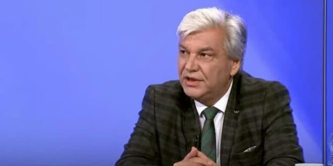 Pasi e akuzon për “deformim të Kushtetutës”, Kryeziu e fton Enver Hasanin për debat