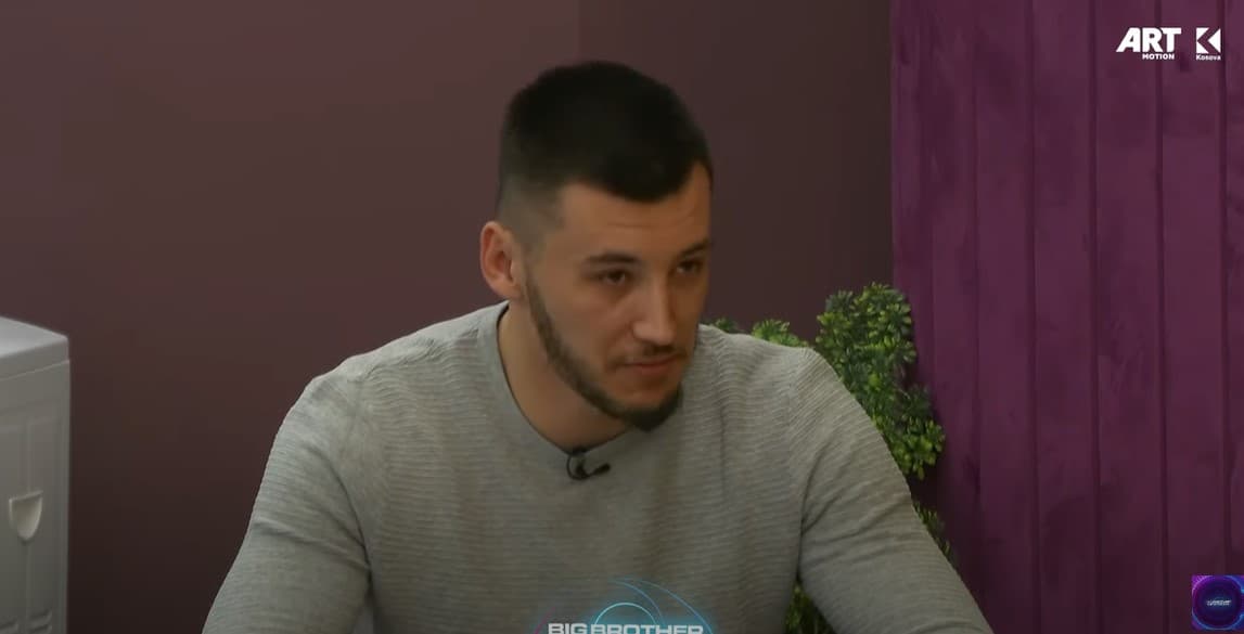 Ish-banori i “BBVK” ribashkohet me djalin pas tre vitesh e gjysmë