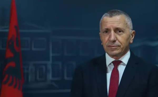 ​Kamberi dorëzon kallëzim penal ndaj Ana Brnabiq