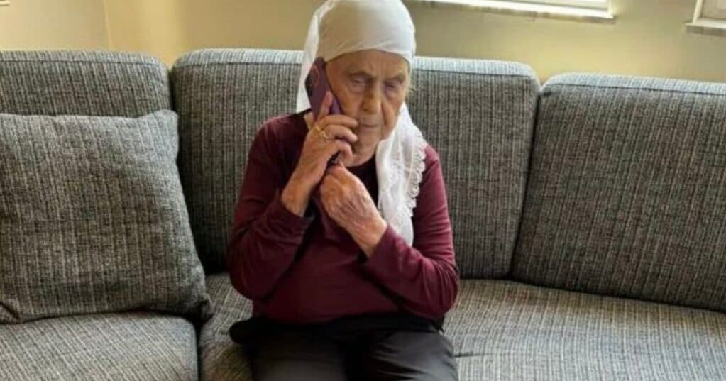 “Për pesë vite, urimin nga Haga e mori vetëm përmes telefonit”, nëna e Hashim Thaçit feston 88-vjetorin