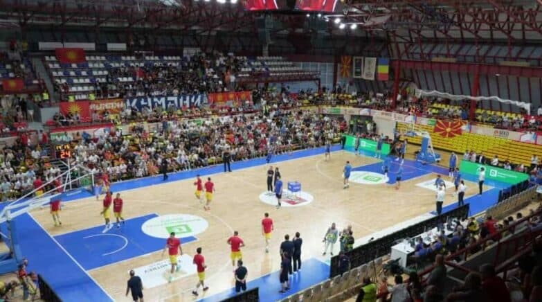 FIBA nis hetim pas thirrjeve antishqiptare në ndeshjen e basketbollit në Kumanovë