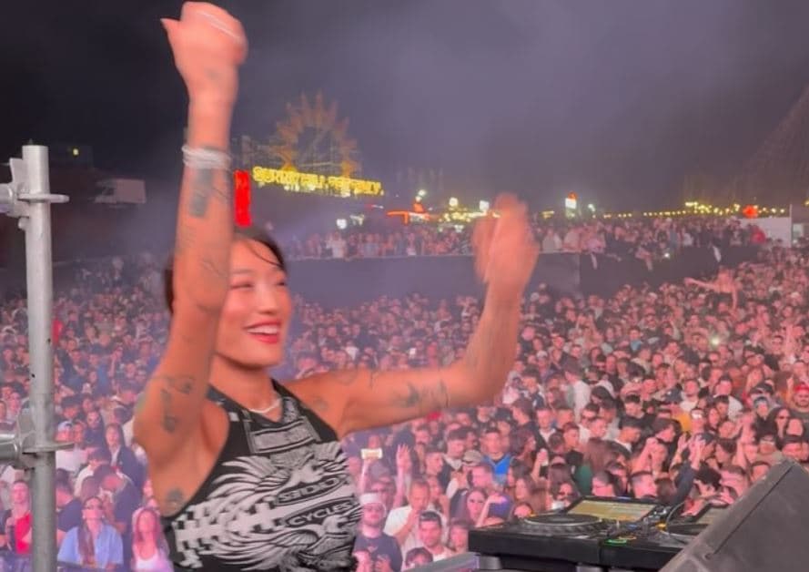 Peggy Gou mahnitet nga publiku shqiptar në Sunny Hill