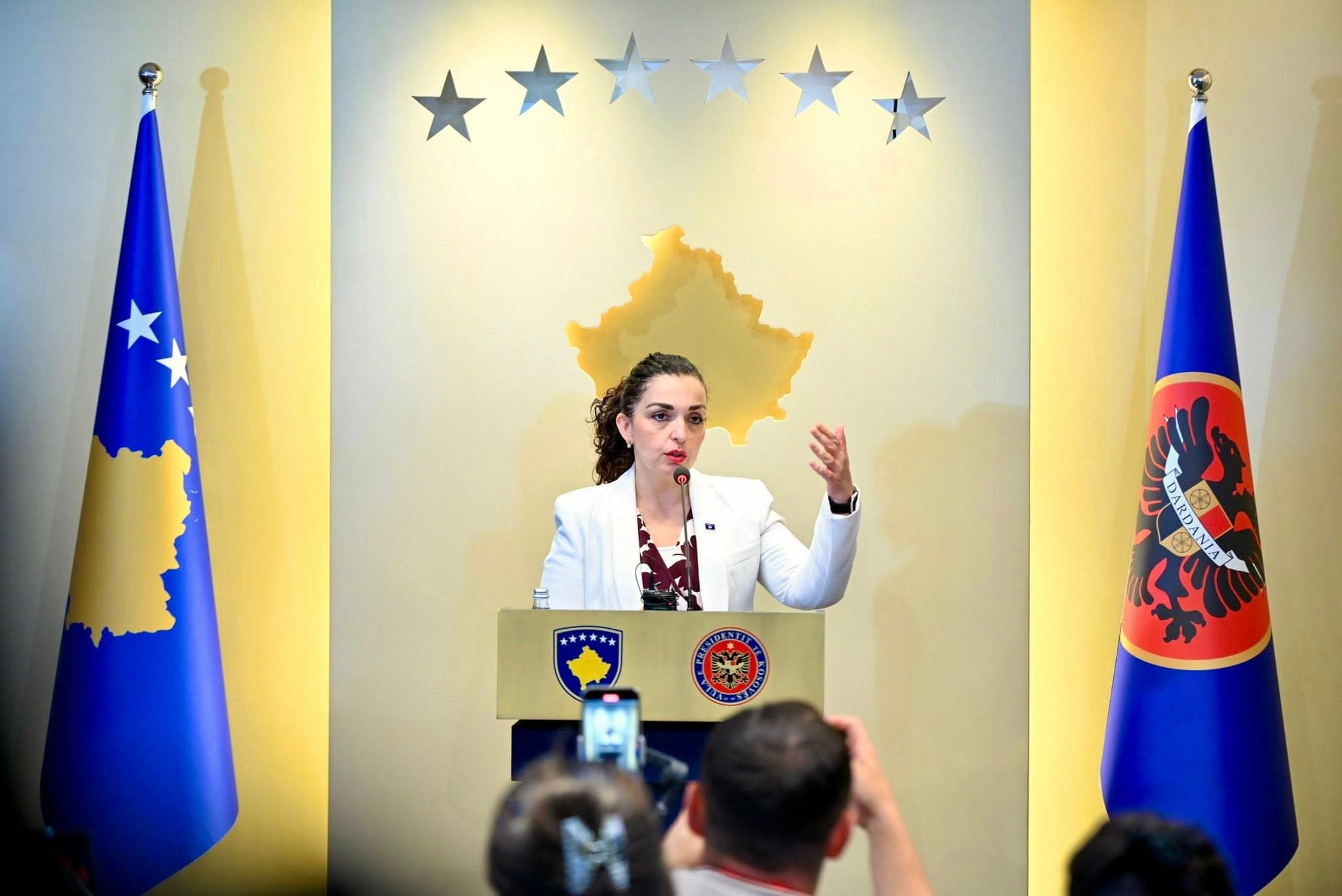 Presidentja Vjosa Osmani mban konferencë për media sot