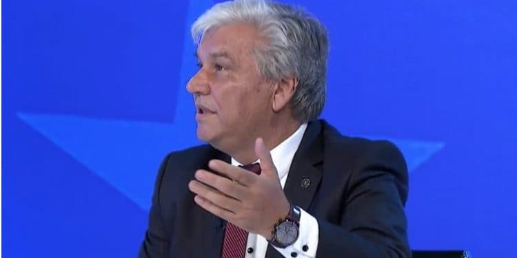 Kryeziu kërkon përgjigje nga Osmani: Çfarë keni bërë për ta larguar gjyqtarin serb që rrezikon shtetin?