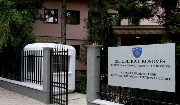 Kushtetuesja pezullon vendimin e Qeverisë për dhënien e parcelave të Graçanicës në shfrytëzim “Jetimave të Ballkanit”