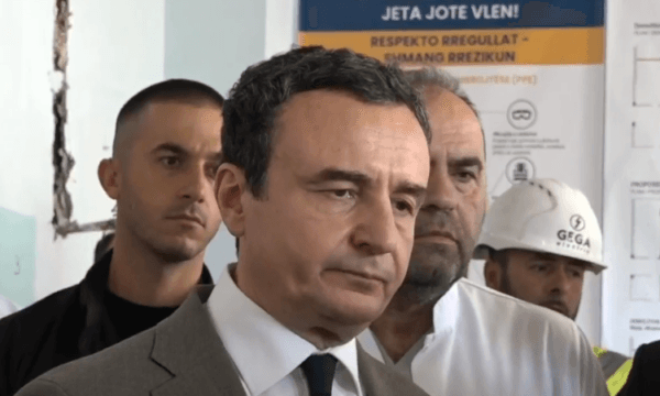 Kurti i del krah Osmanit për Llabanin: E papërshtatshme të gjykojë mbi një çështje kushtetuese dikush që është rrezik për vendin