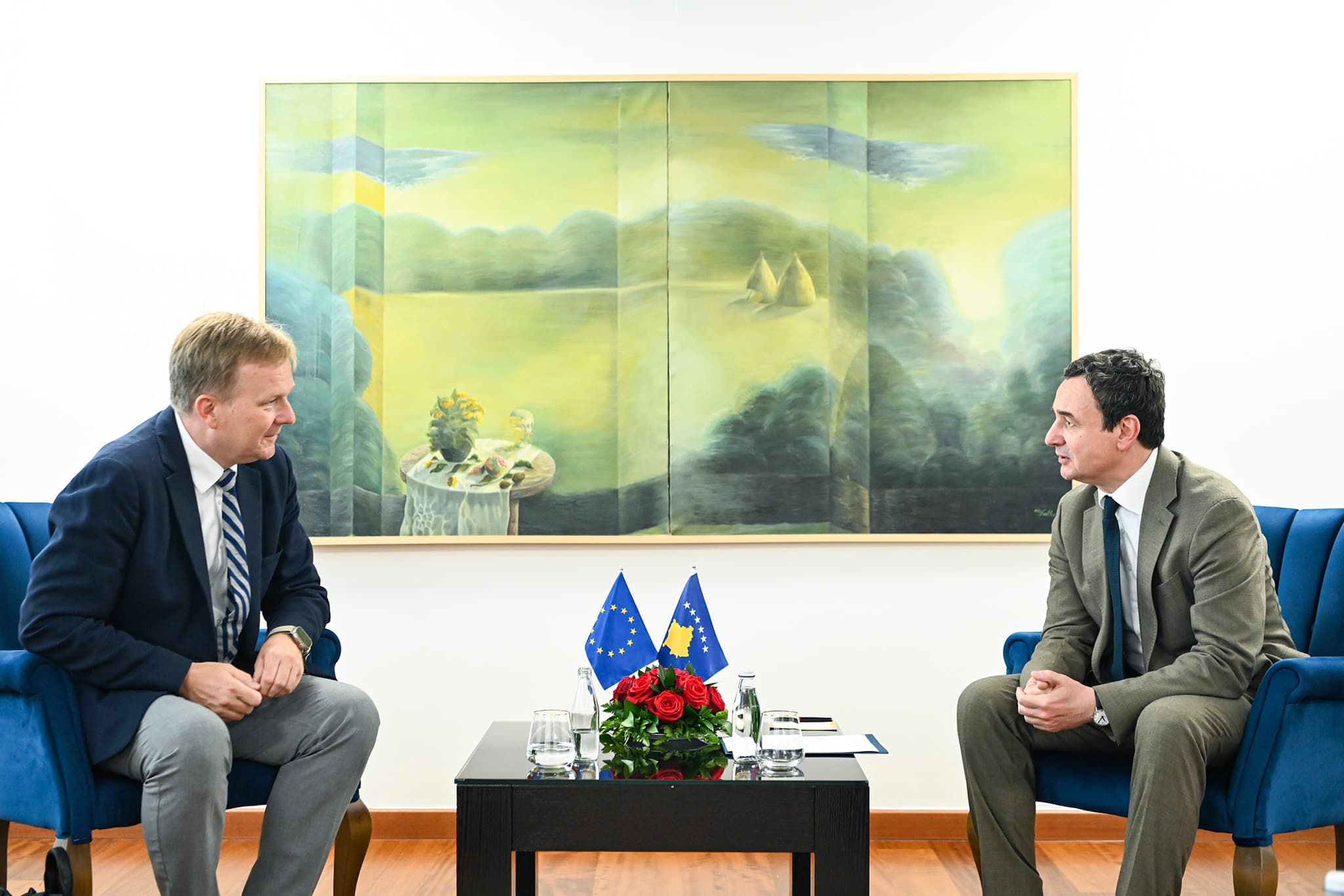 Kurti priti në takim emisarin e BE-së për dialog, flasin për rrugën drejt zbatimit të plotë të Marrëveshjes së Brukselit dhe Aneksit të Ohrit