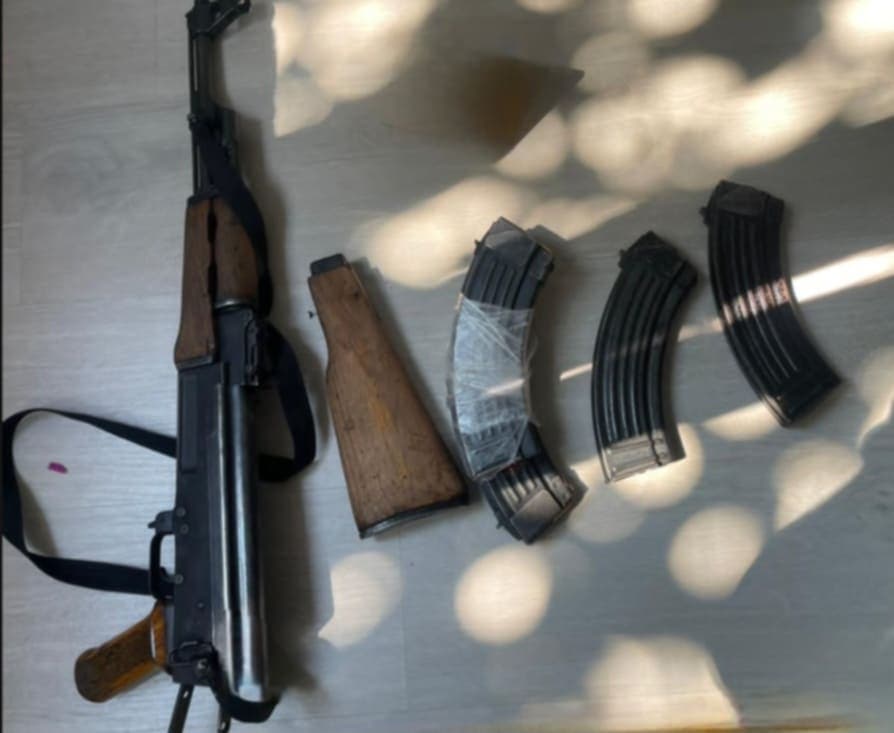 Arrestohet një person për armëmbajtje pa leje në Prishtinë, sekuestrohen armë dhe municion