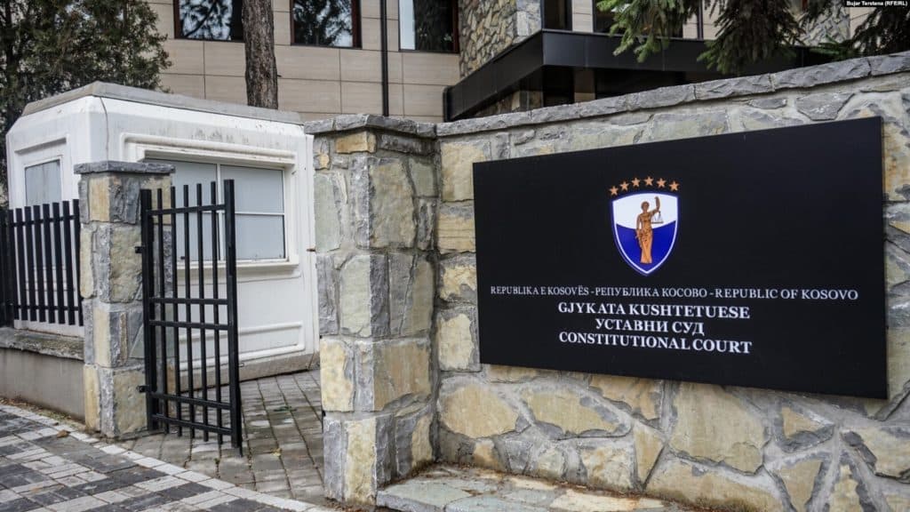 Masa e përkohshme përfundon nesër, ambasada britanike: Vendimet e Kushtetueses të respektohen dhe zbatohen
