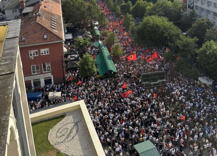 Akuzohet Qeveria Kurti se ka dhënë urdhër që të mos lejohen dronat sot në protestën për mbështetje të çlirimtarëve