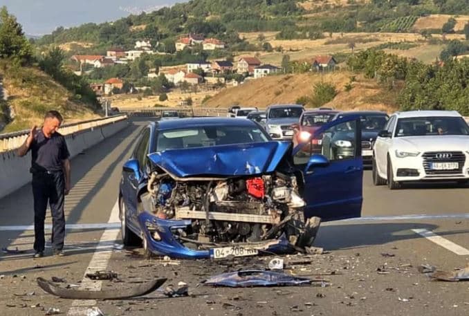 Detaje rreth aksidentit në autostraden “Ibrahim Rugova”, një grua e lënduar