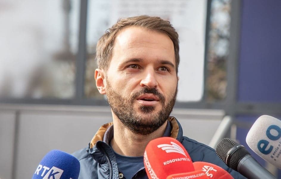 “Tani po thuni jo s’osht ai anti-UÇK” – Krasniqi i PSD-së thumbon Kurtin që nuk e tha asnjë fjalë për protestën e djeshme