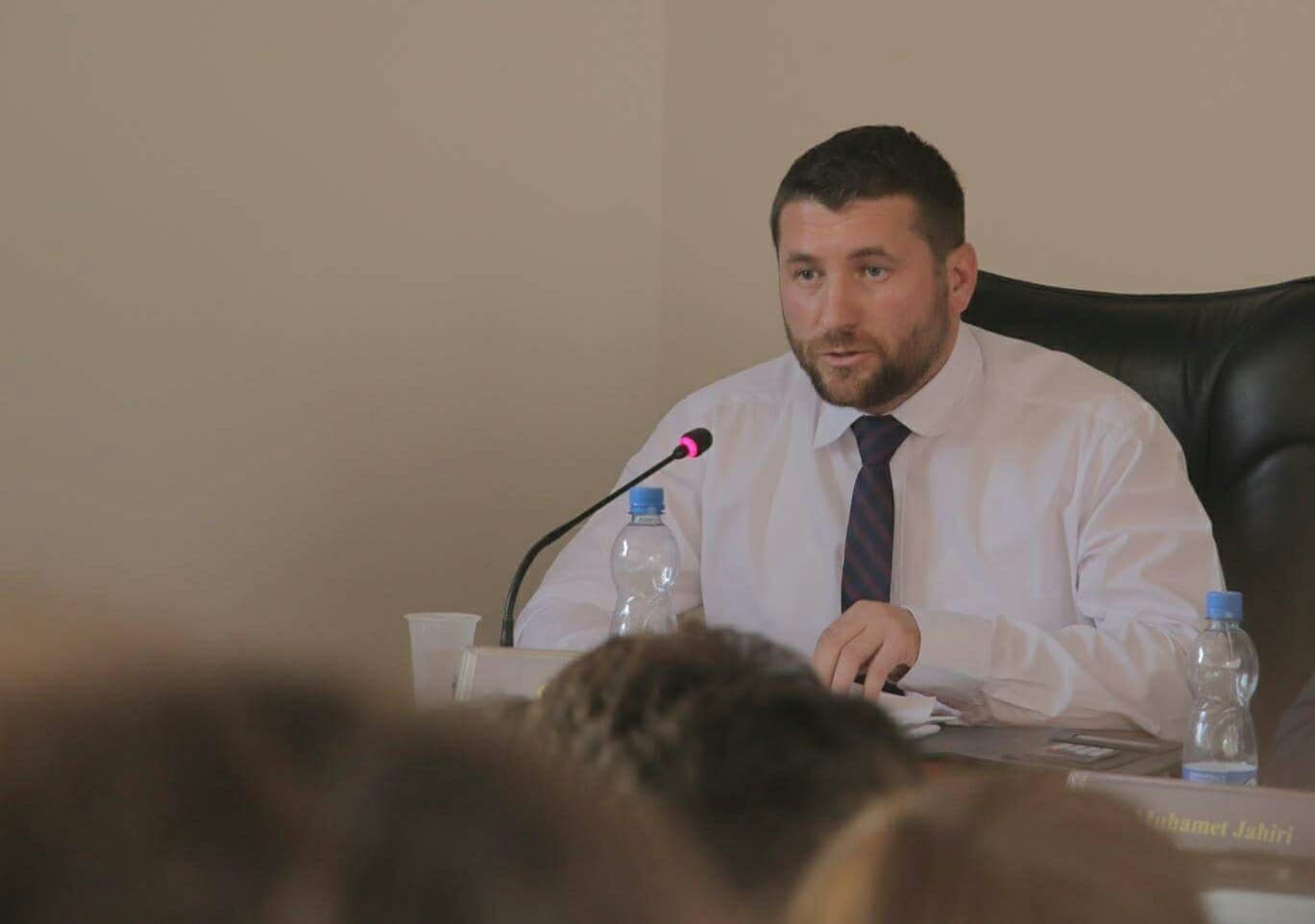 Qerimi: Qëndrimi i Hekuran Muratit është i rrezikshëm, i papërgjegjshëm dhe nxitës ndaj themeleve të rendit kushtetues