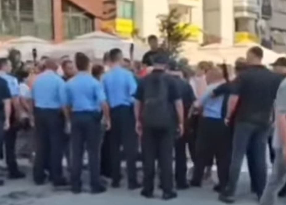 Tensione në Mitrovicë të Veriut pasi u arrestua një person, në vendngjarje ndërhyn edhe Policia speciale